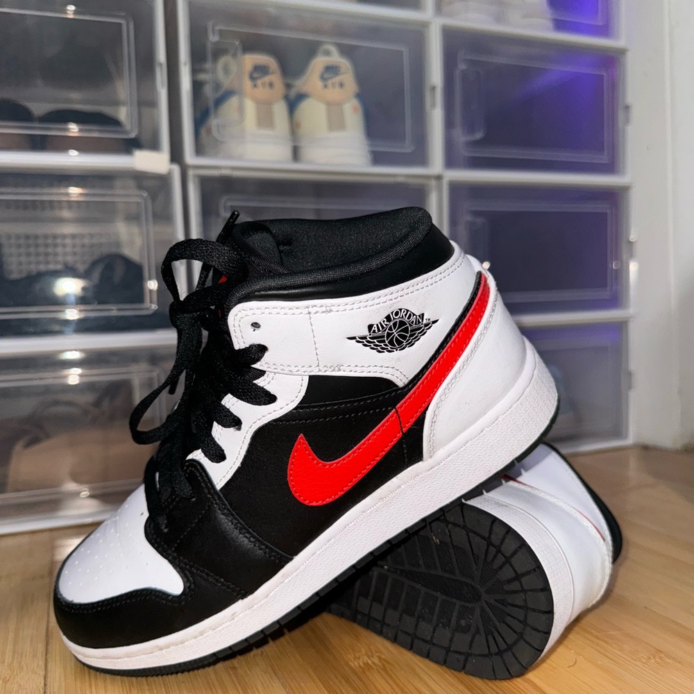 Air Jordan 1 Mid